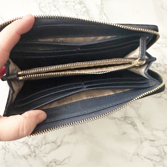 20. MICHAEL Michael Kors Navy Saffiano Leather L Zip Accordion Women’s Wallet - Picture 11 of 13